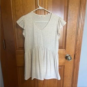 NWOT Magnolia Boutique Cream colored v-neck babydoll top size small